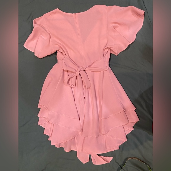 Sz M Pink Dacron Polyester Dress with frilly sleeves, ruffles, ties at waist. - Picture 4 of 16